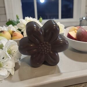 Orchid & Vine Goat Milk Charcoal Soap Midnight Gardenia 1